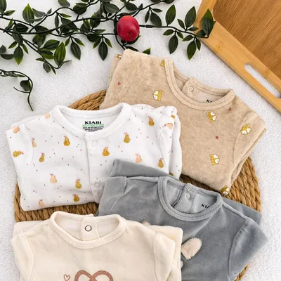 4 pyjamas velours Kiabi, 1 mois 